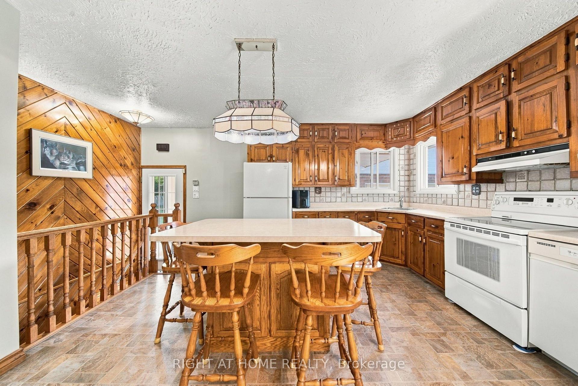 Photo 8 of 1013 Tay Point Road, Penetanguishene — HOMEH