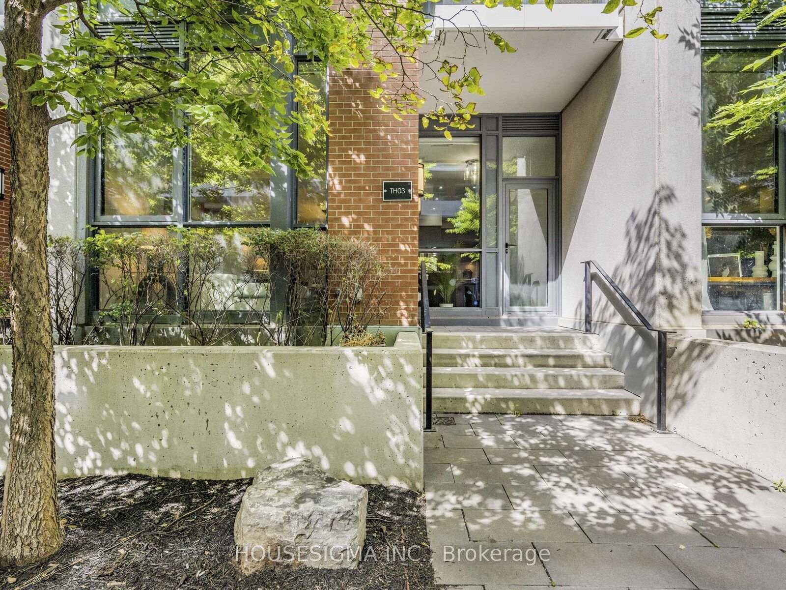 Photo 2 of Unit TH03, 32 Bruyers Mews, Toronto, Waterfront Communities — HOMEH