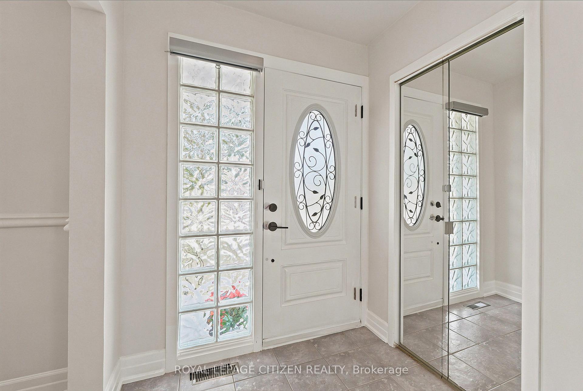Photo 4 of 53 Grampian Crescent, North York, Humber Summit — HOMEH