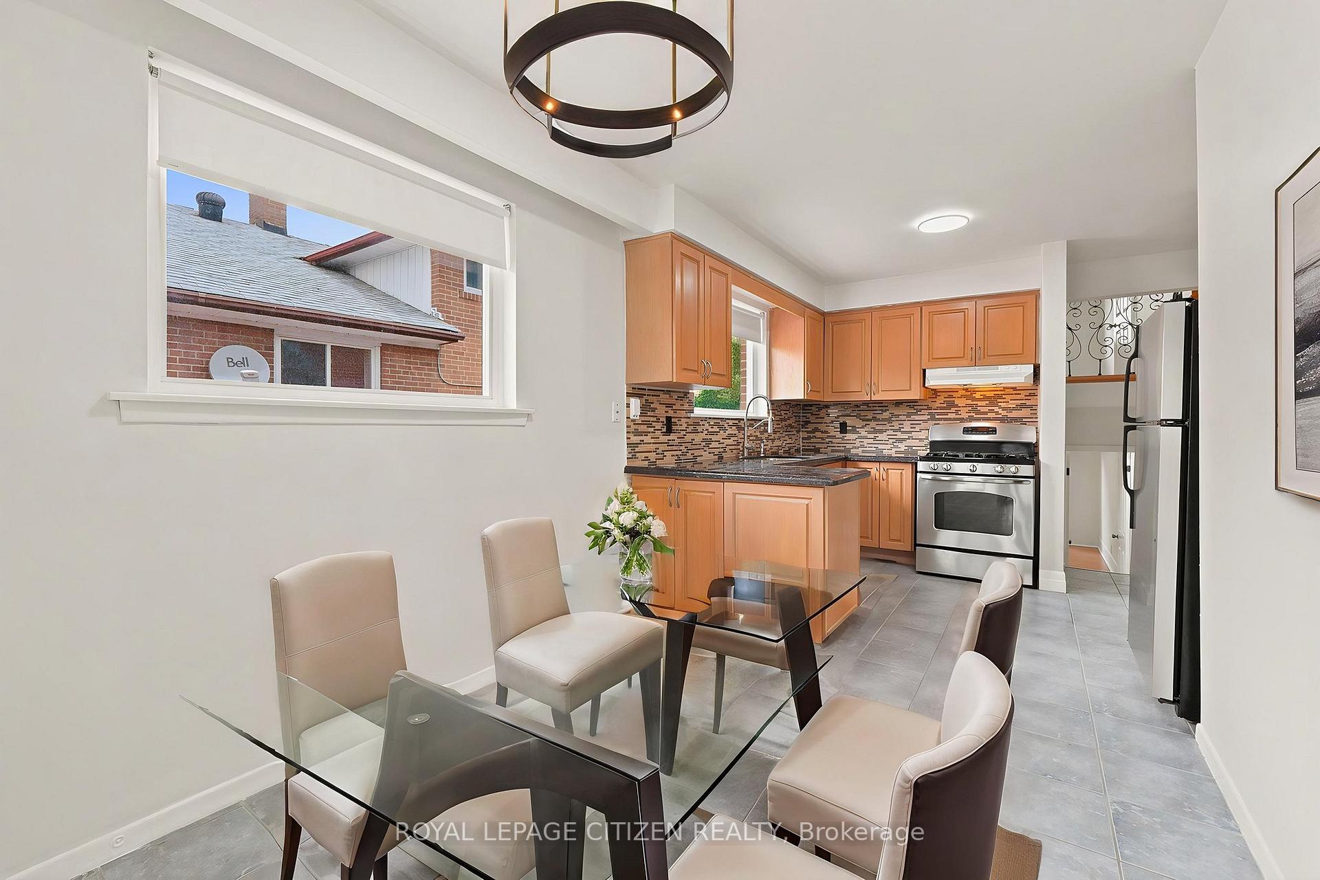 Photo 11 of 53 Grampian Crescent, North York, Humber Summit — HOMEH