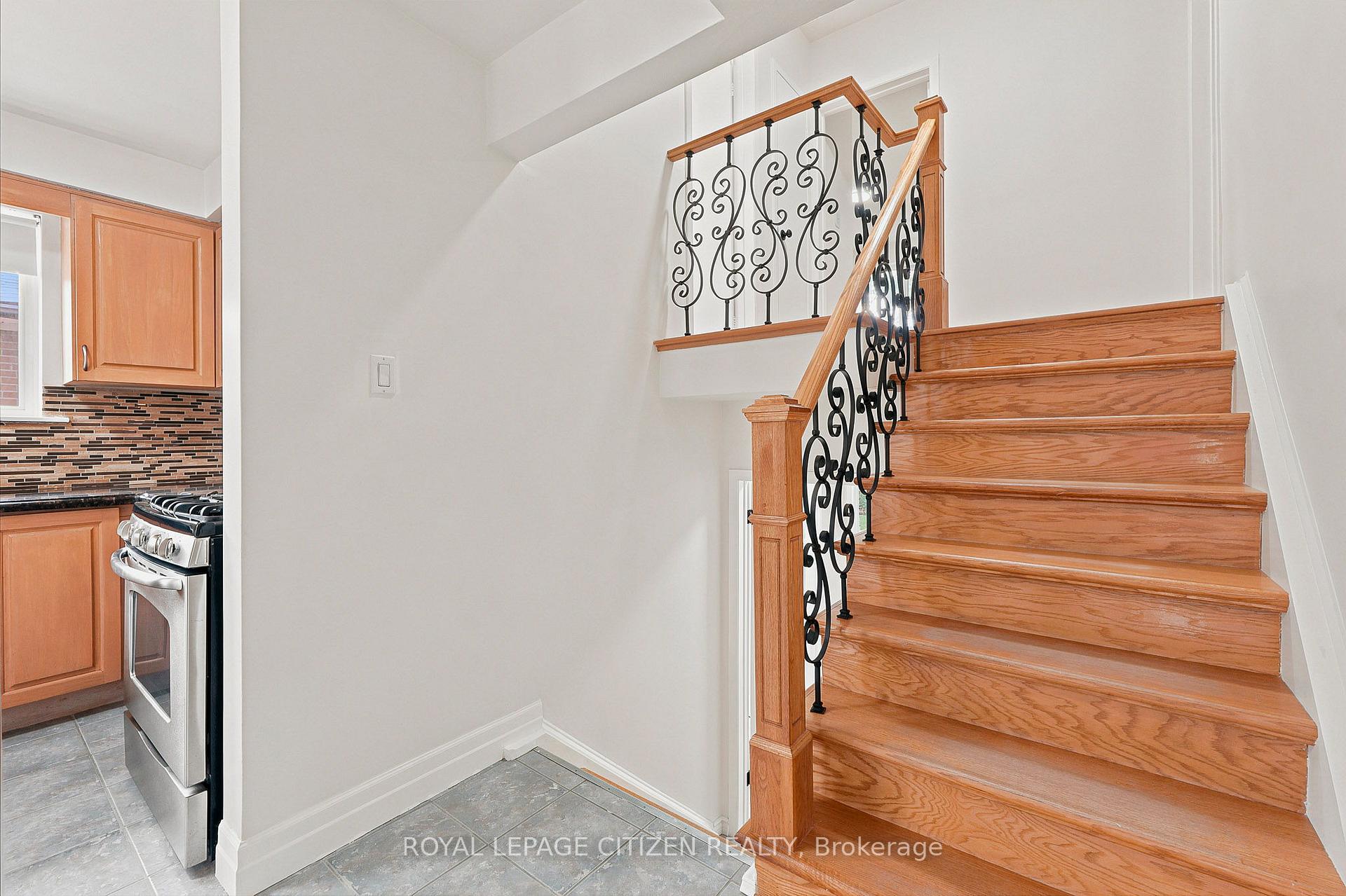 Photo 13 of 53 Grampian Crescent, North York, Humber Summit — HOMEH