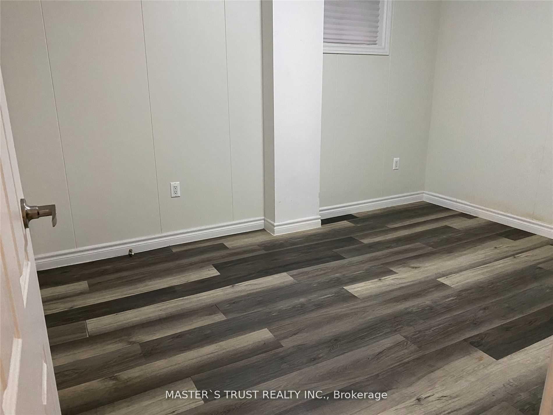 Photo 4 of Unit Bsmt, 1 Winlock Park, North York, Newtonbrook East — HOMEH