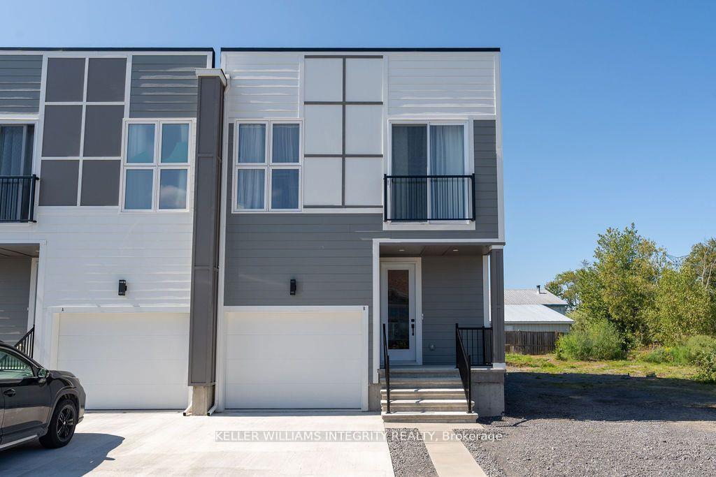 Photo 2 of Unit B, 875 Contour Street, Ottawa, Mer Bleue/Bradley Estates/Anderson Park — HOMEH