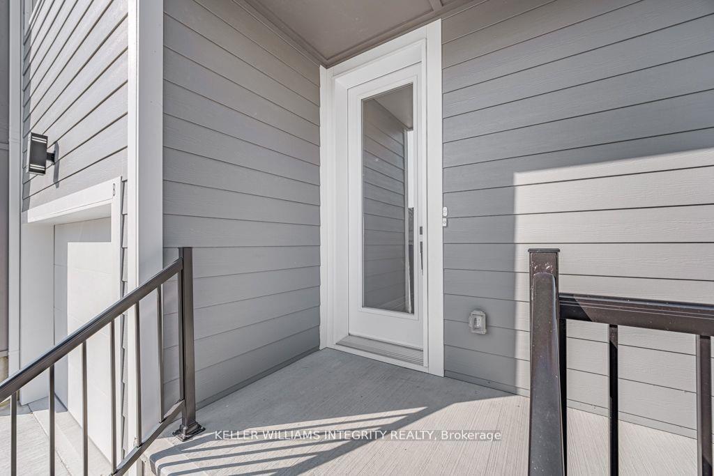 Photo 3 of Unit B, 875 Contour Street, Ottawa, Mer Bleue/Bradley Estates/Anderson Park — HOMEH