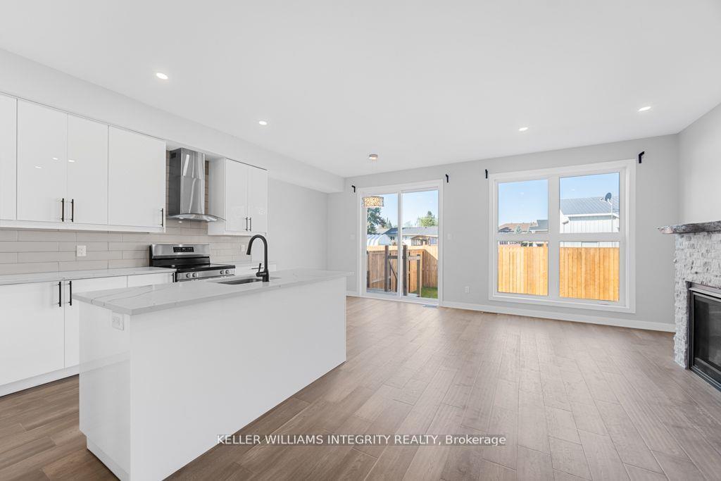 Photo 8 of Unit B, 875 Contour Street, Ottawa, Mer Bleue/Bradley Estates/Anderson Park — HOMEH