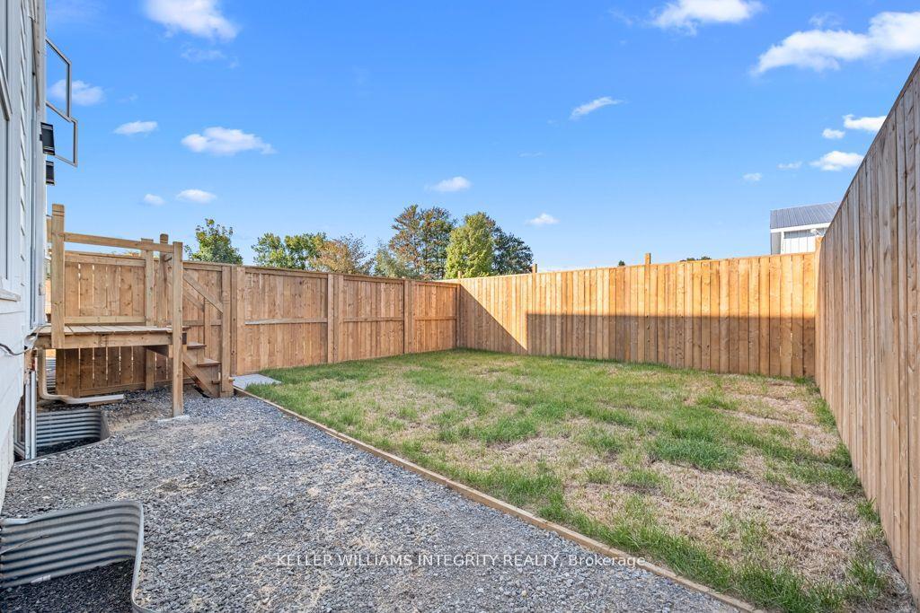 Photo 27 of Unit B, 875 Contour Street, Ottawa, Mer Bleue/Bradley Estates/Anderson Park — HOMEH