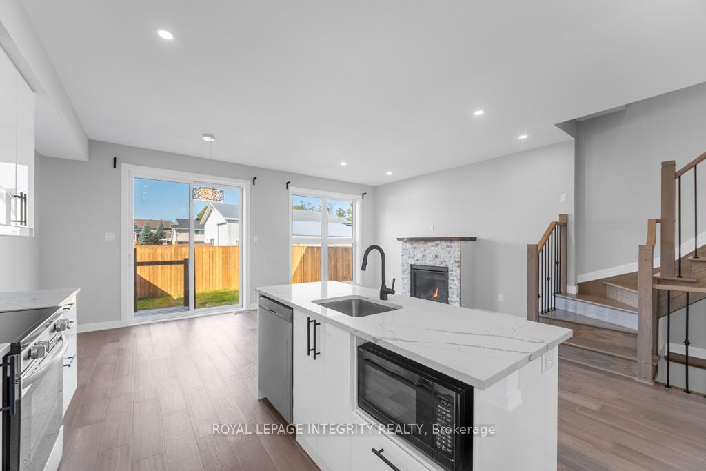 Photo 12 of Unit A, 875 Contour Street, Ottawa, Mer Bleue/Bradley Estates/Anderson Park — HOMEH