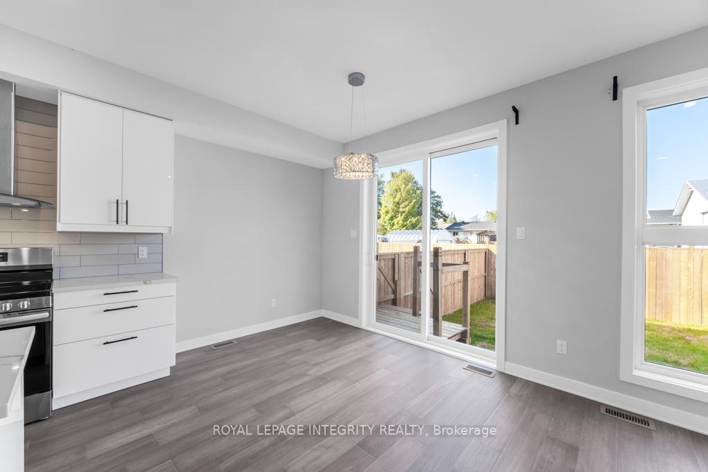 Photo 13 of Unit A, 875 Contour Street, Ottawa, Mer Bleue/Bradley Estates/Anderson Park — HOMEH