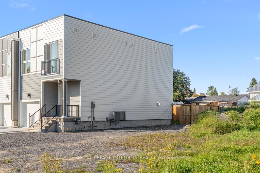 Photo 37 of Unit A, 875 Contour Street, Ottawa, Mer Bleue/Bradley Estates/Anderson Park — HOMEH