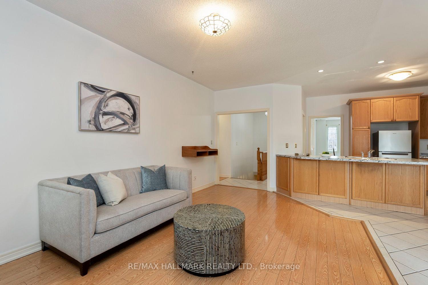 Photo 5 of 43 Kimberly Drive, Whitby, Brooklin — HOMEH