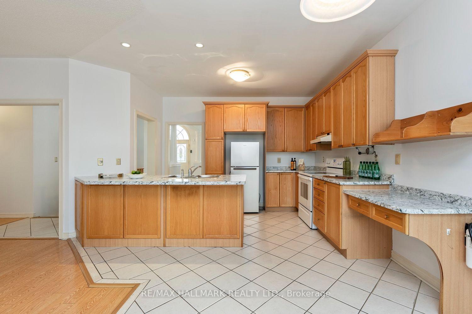 Photo 6 of 43 Kimberly Drive, Whitby, Brooklin — HOMEH