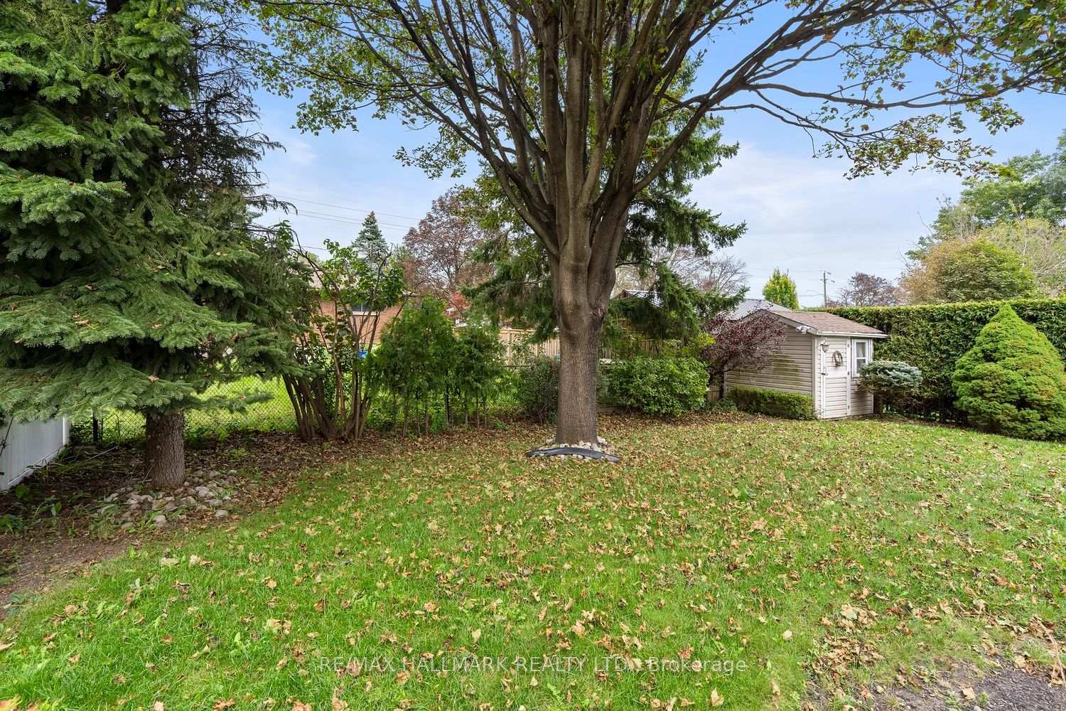 Photo 14 of 43 Kimberly Drive, Whitby, Brooklin — HOMEH