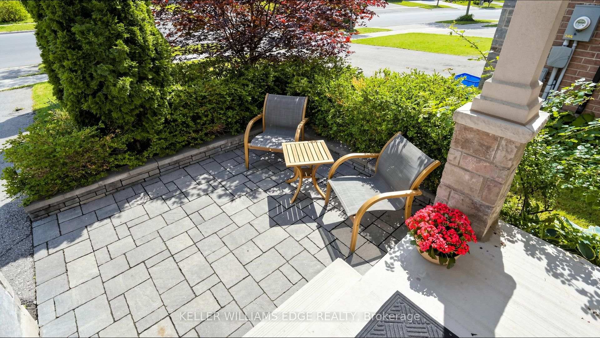 Photo 2 of 173 Raymond Road, Hamilton, Meadowlands — HOMEH