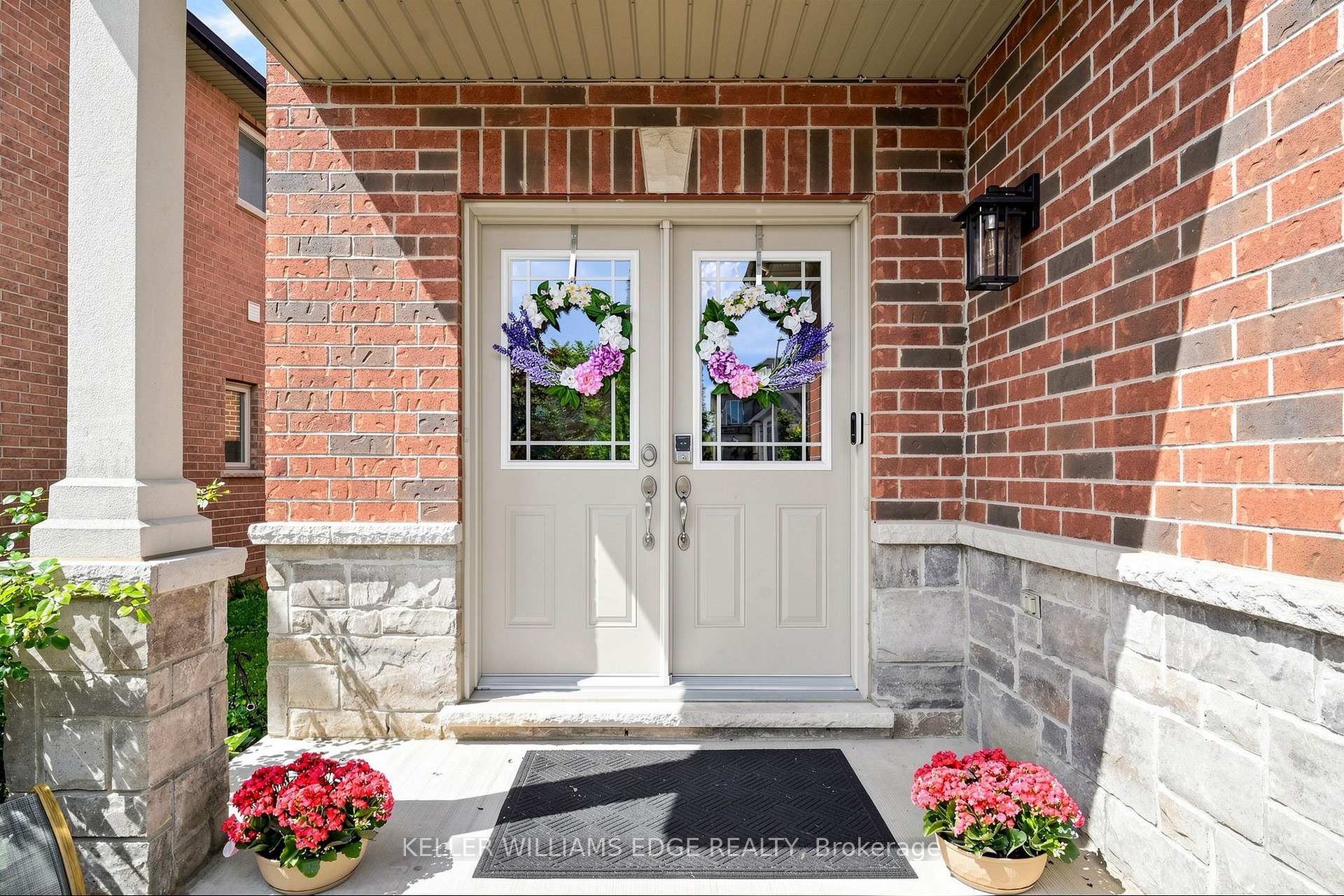 Photo 3 of 173 Raymond Road, Hamilton, Meadowlands — HOMEH