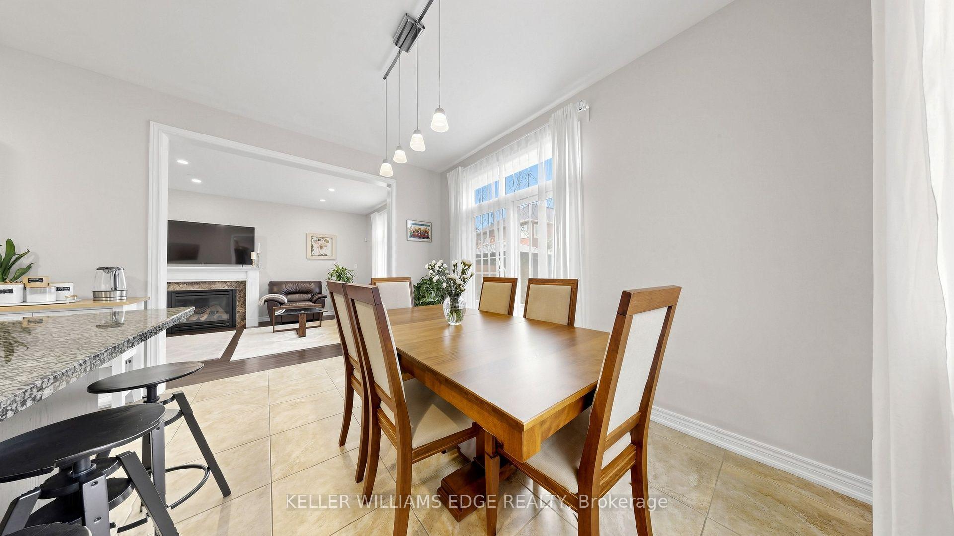 Photo 10 of 173 Raymond Road, Hamilton, Meadowlands — HOMEH