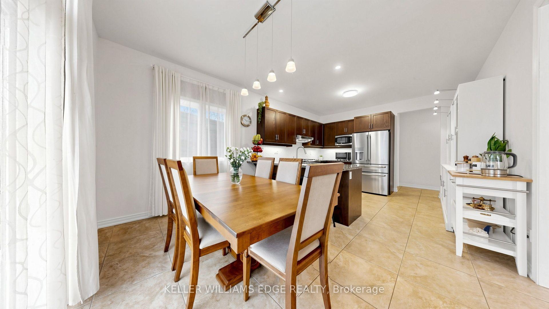 Photo 11 of 173 Raymond Road, Hamilton, Meadowlands — HOMEH