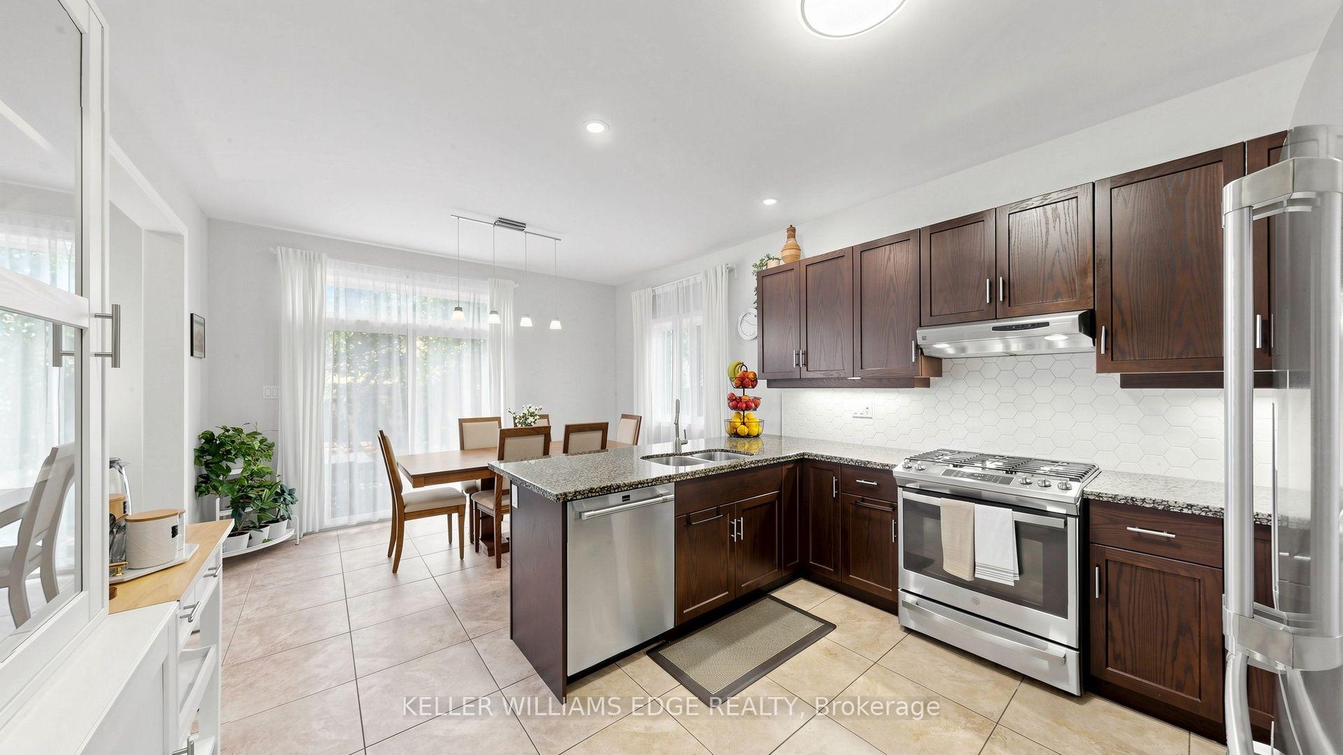 Photo 12 of 173 Raymond Road, Hamilton, Meadowlands — HOMEH