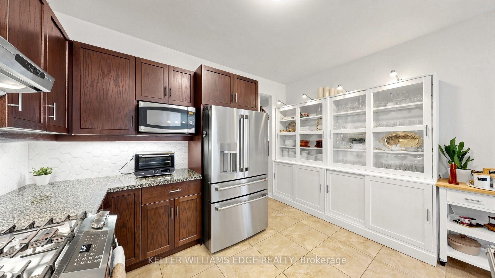 Photo 14 of 173 Raymond Road, Hamilton, Meadowlands — HOMEH