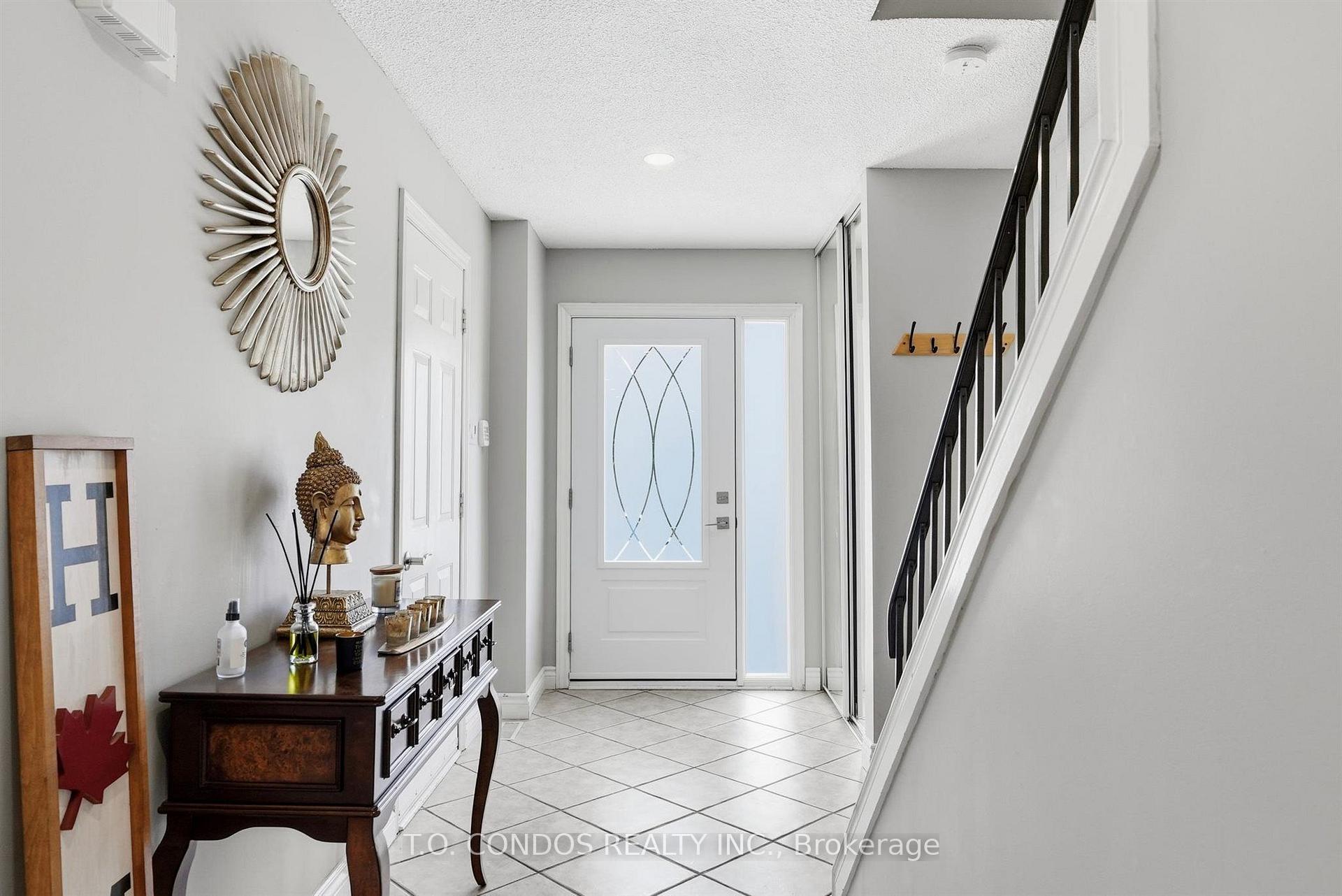 Photo 4 of 2843 Arvida Circle, Mississauga, Meadowvale — HOMEH