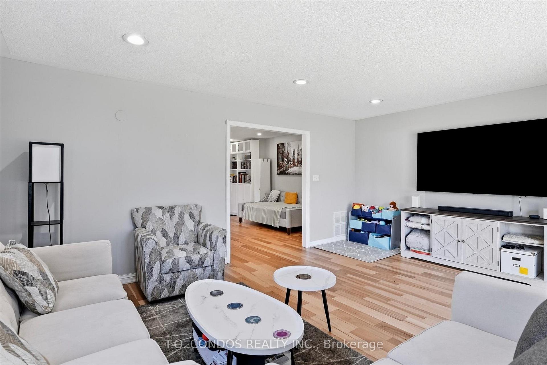 Photo 11 of 2843 Arvida Circle, Mississauga, Meadowvale — HOMEH