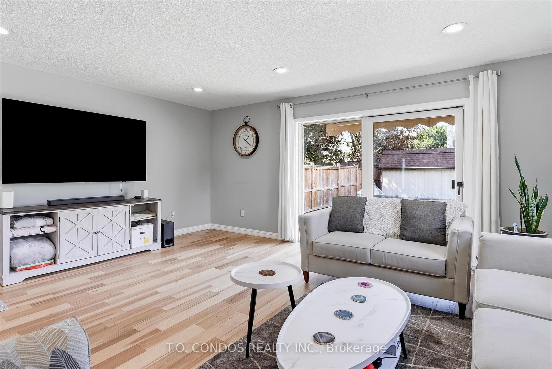 Photo 12 of 2843 Arvida Circle, Mississauga, Meadowvale — HOMEH