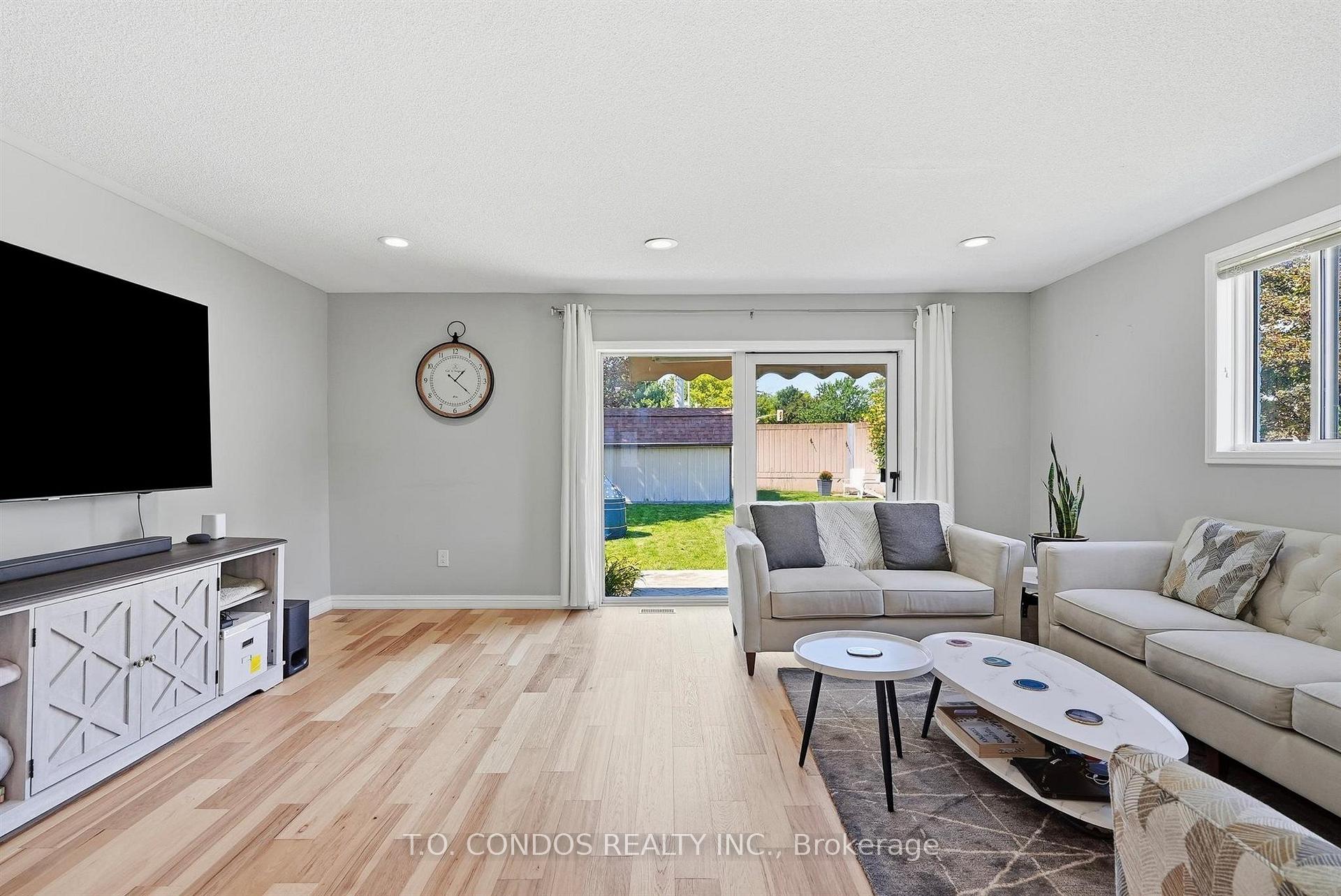 Photo 13 of 2843 Arvida Circle, Mississauga, Meadowvale — HOMEH