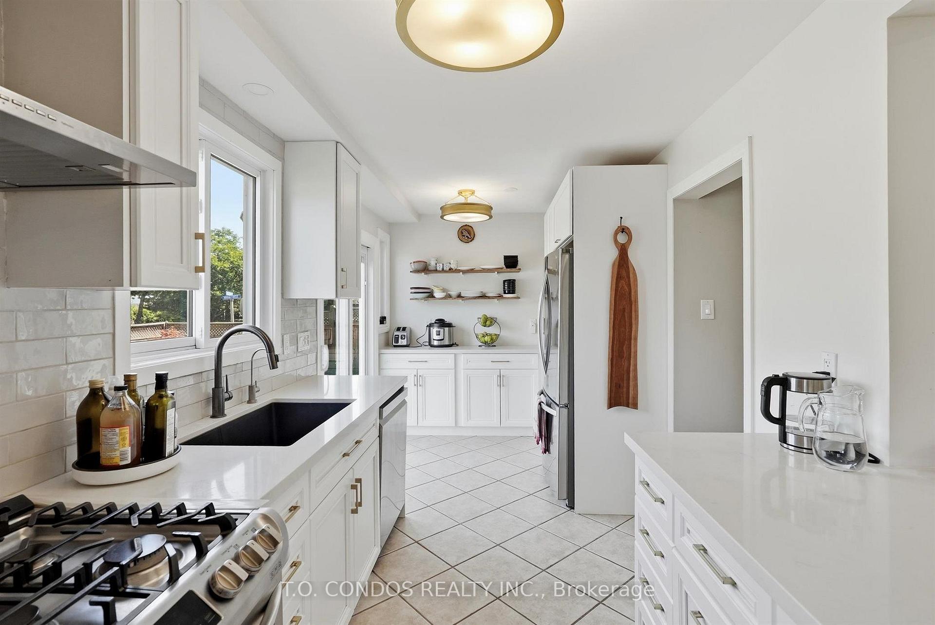 Photo 14 of 2843 Arvida Circle, Mississauga, Meadowvale — HOMEH