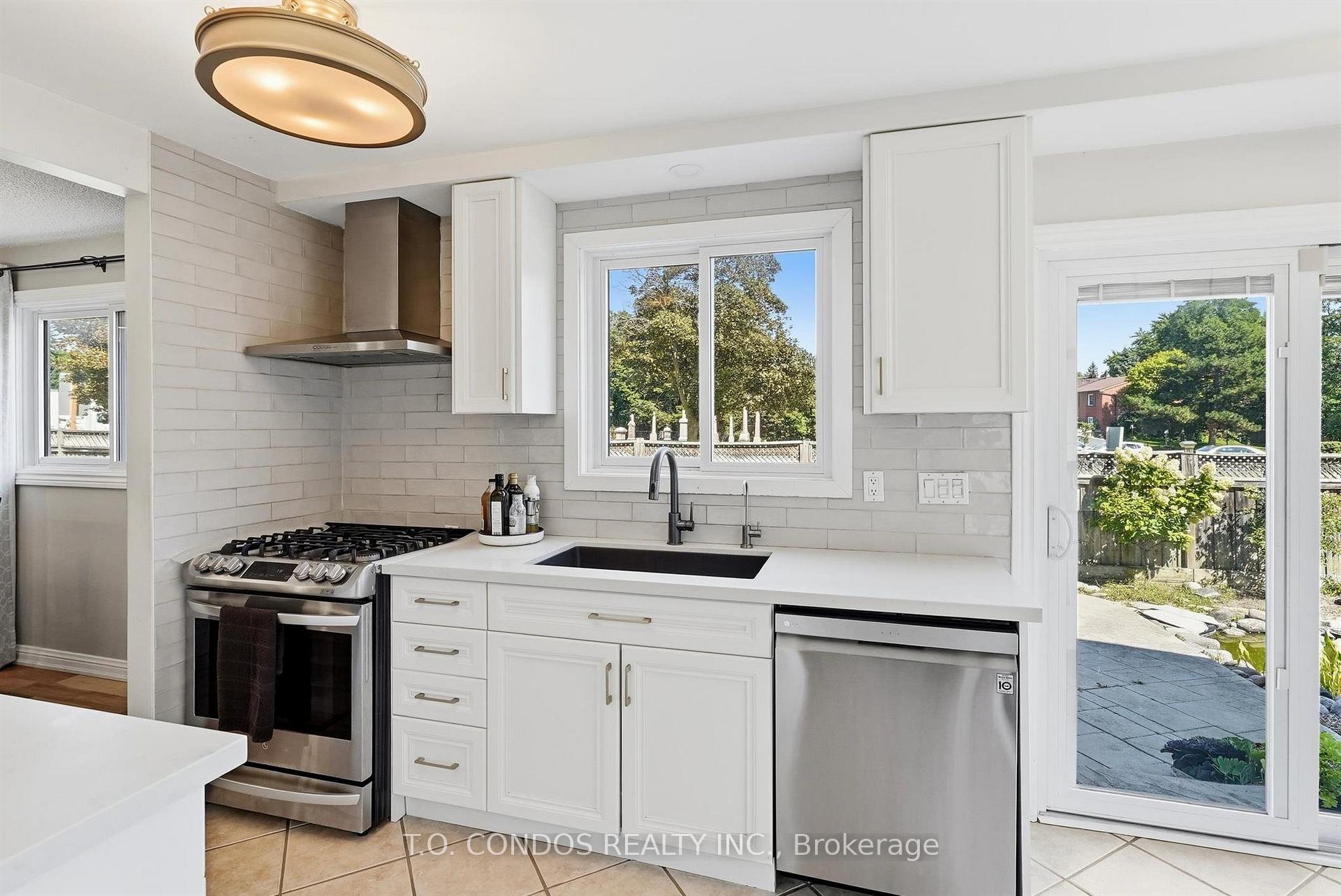 Photo 16 of 2843 Arvida Circle, Mississauga, Meadowvale — HOMEH