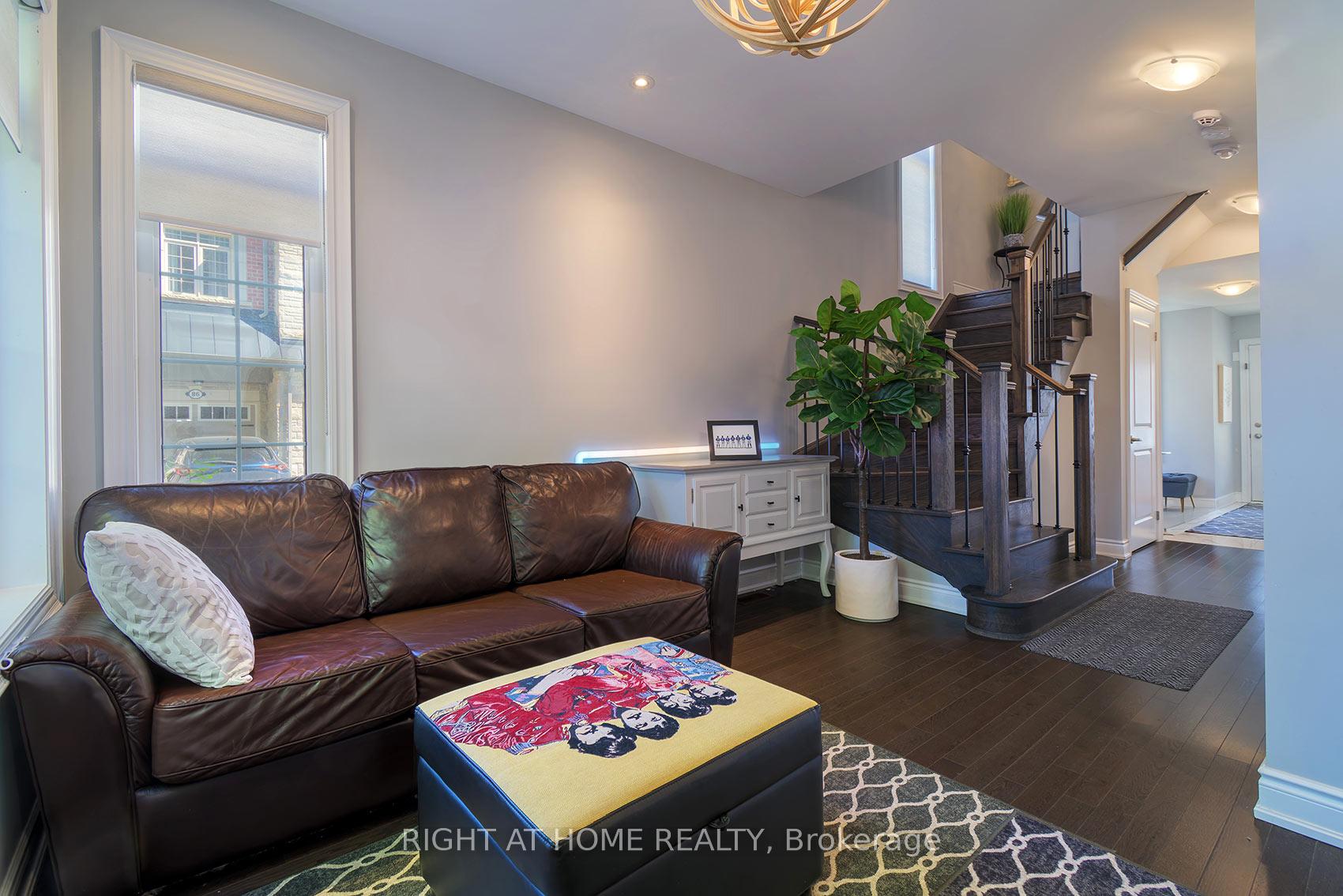 Photo 12 of 2 Queen Mary Court, Vaughan, East Woodbridge — HOMEH