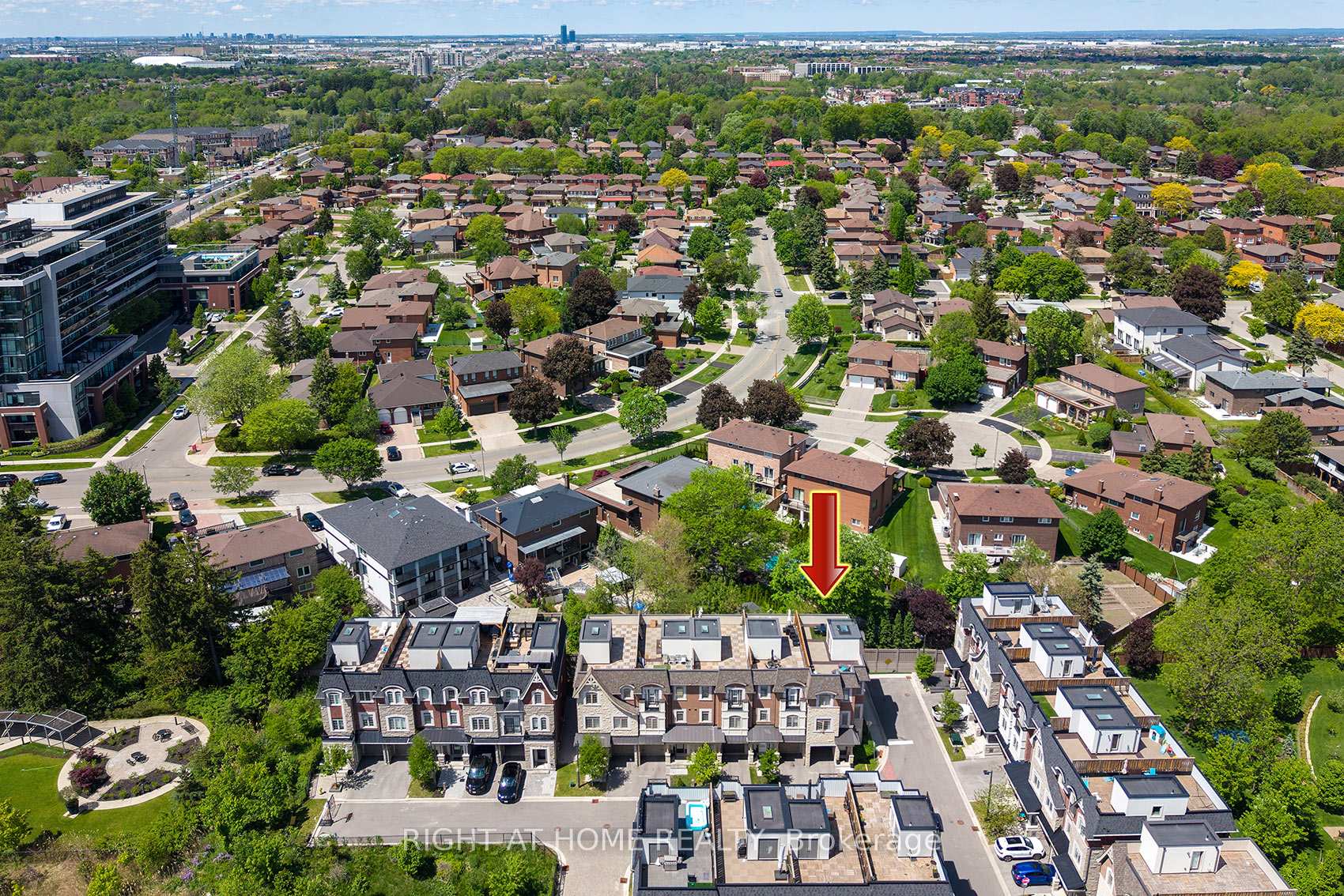 Photo 14 of 2 Queen Mary Court, Vaughan, East Woodbridge — HOMEH