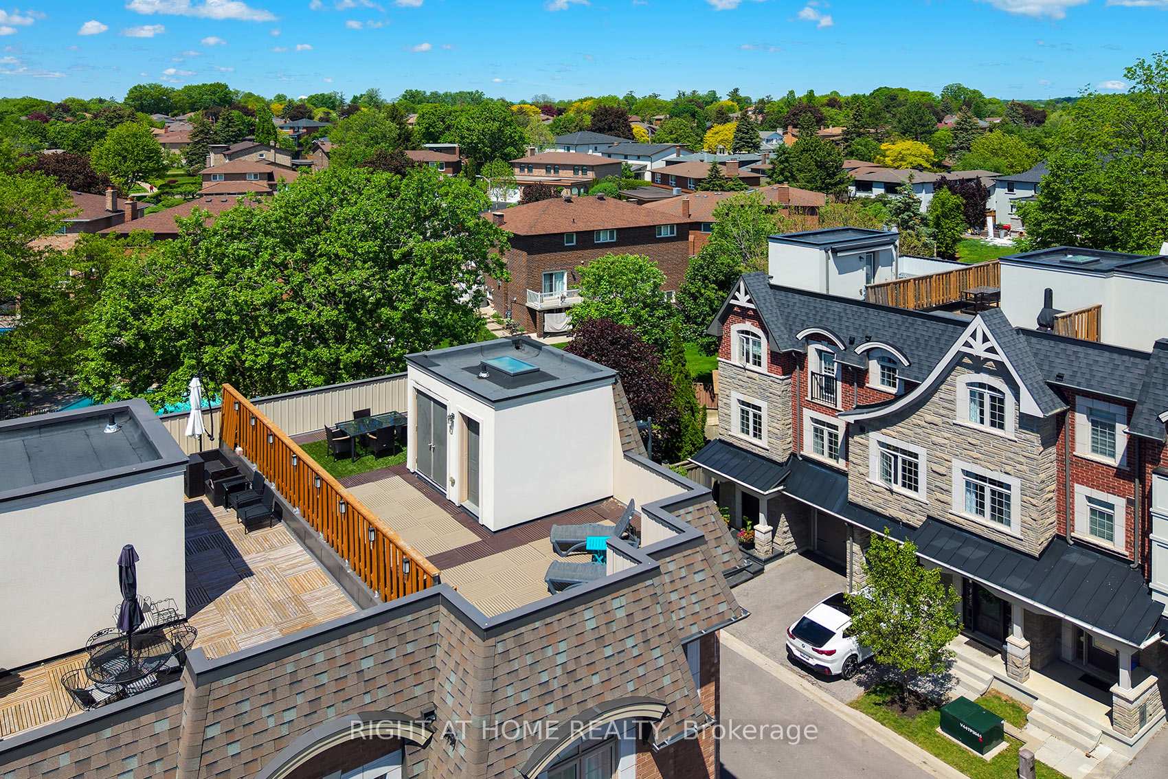 Photo 49 of 2 Queen Mary Court, Vaughan, East Woodbridge — HOMEH