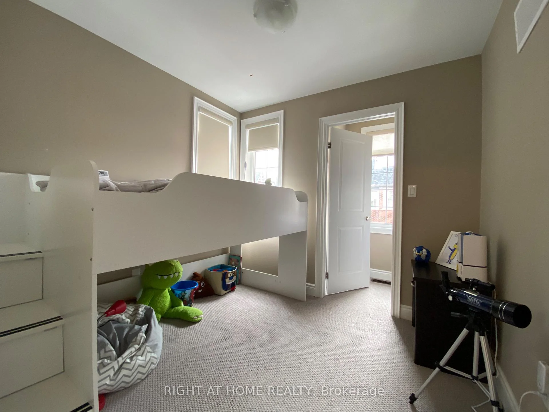 Photo 24 of 2 Queen Mary Court, Vaughan, East Woodbridge — HOMEH