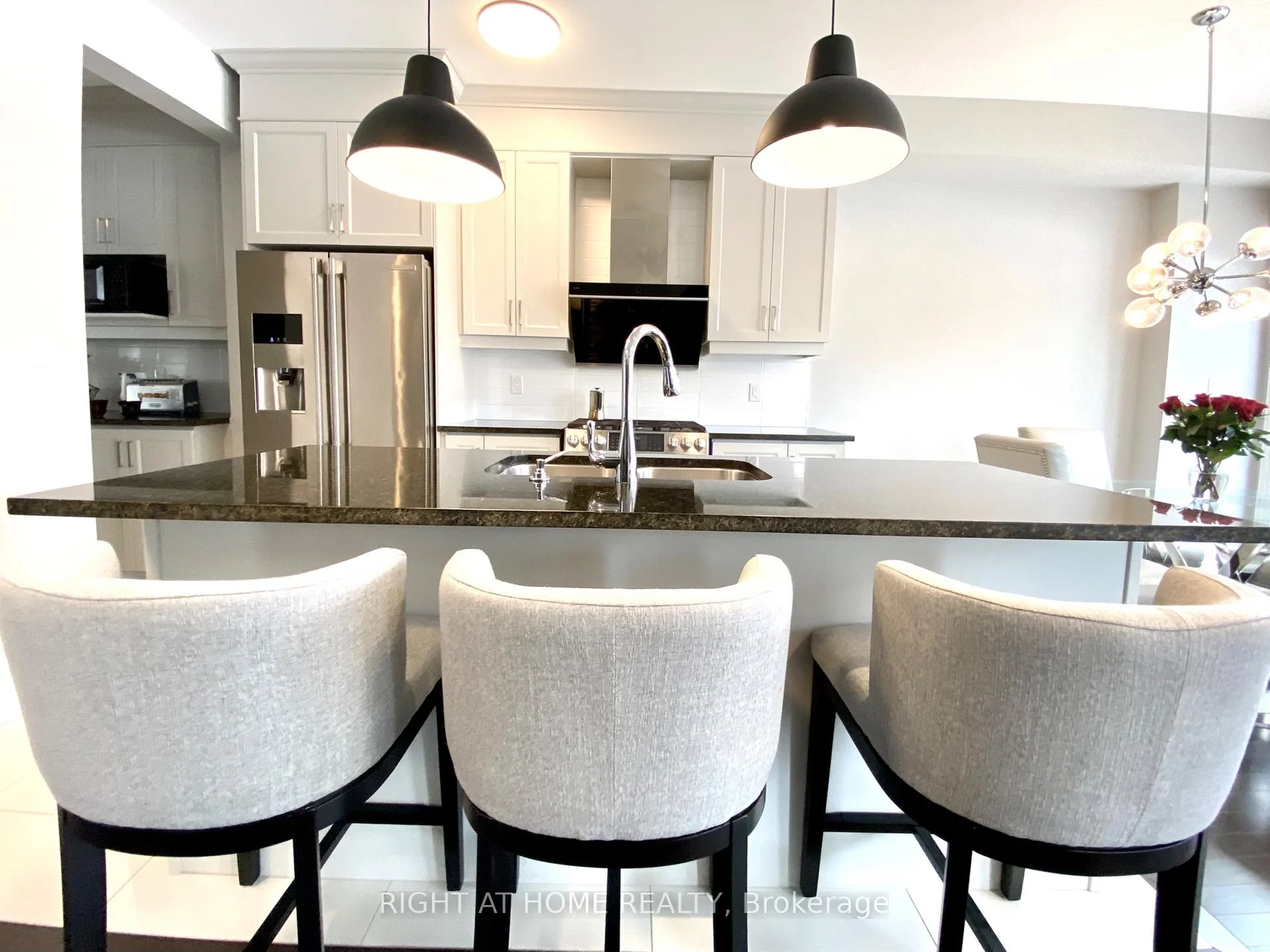 Photo 31 of 2 Queen Mary Court, Vaughan, East Woodbridge — HOMEH