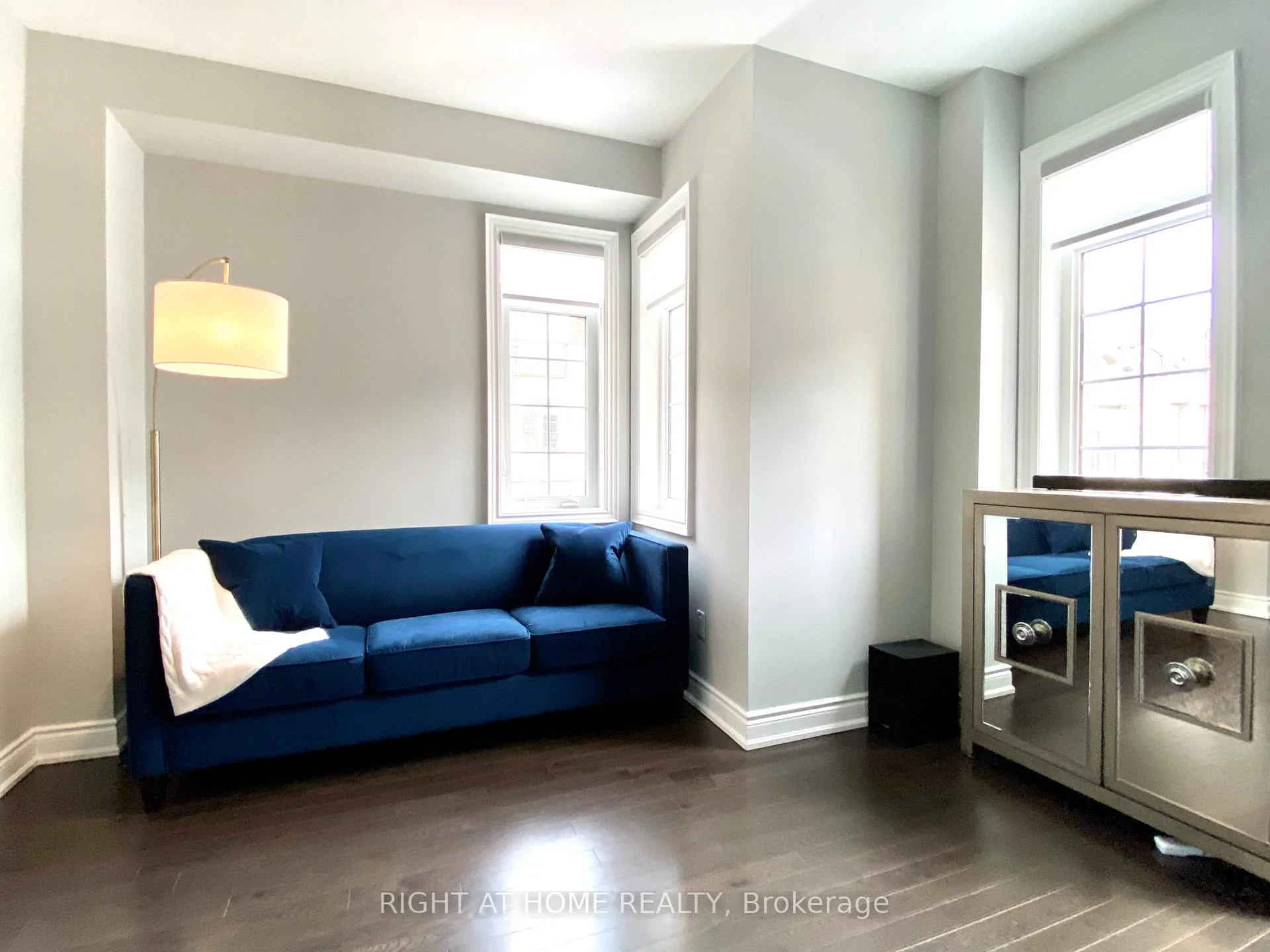 Photo 35 of 2 Queen Mary Court, Vaughan, East Woodbridge — HOMEH