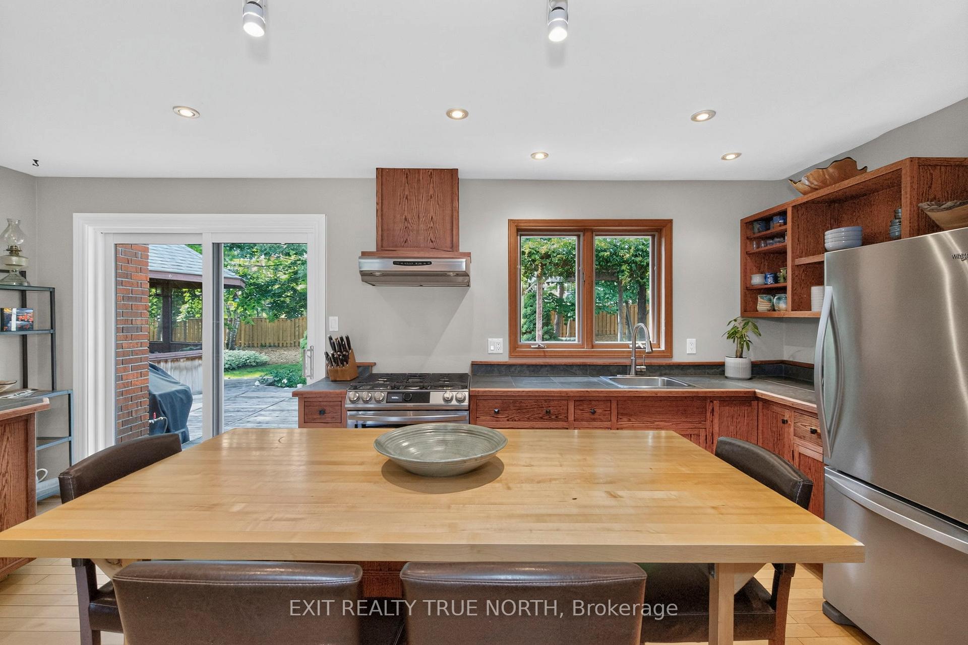 Photo 9 of 14 Rosewood Avenue, Springwater, Midhurst — HOMEH