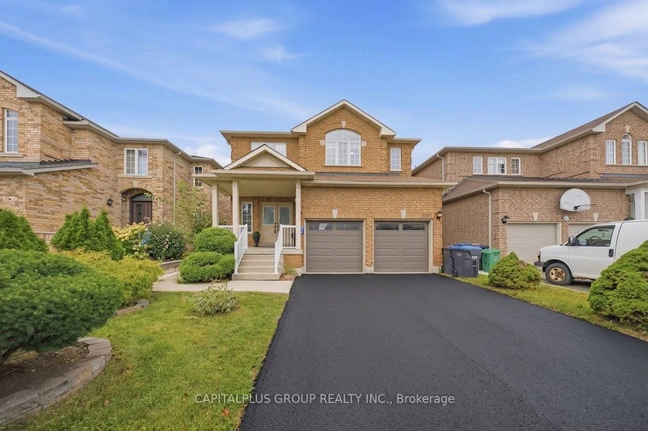 Front of 3287 Crimson King Circle