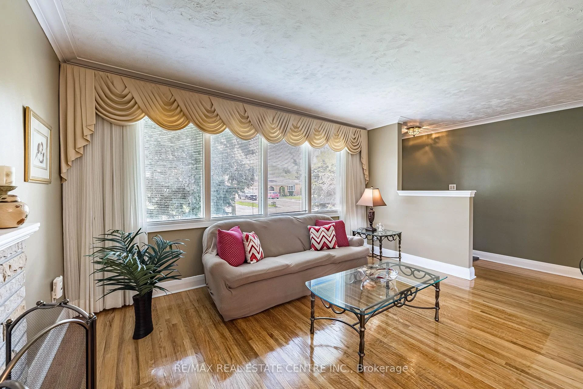 Photo 18 of 2591 Whaley Drive, Mississauga, Cooksville — HOMEH
