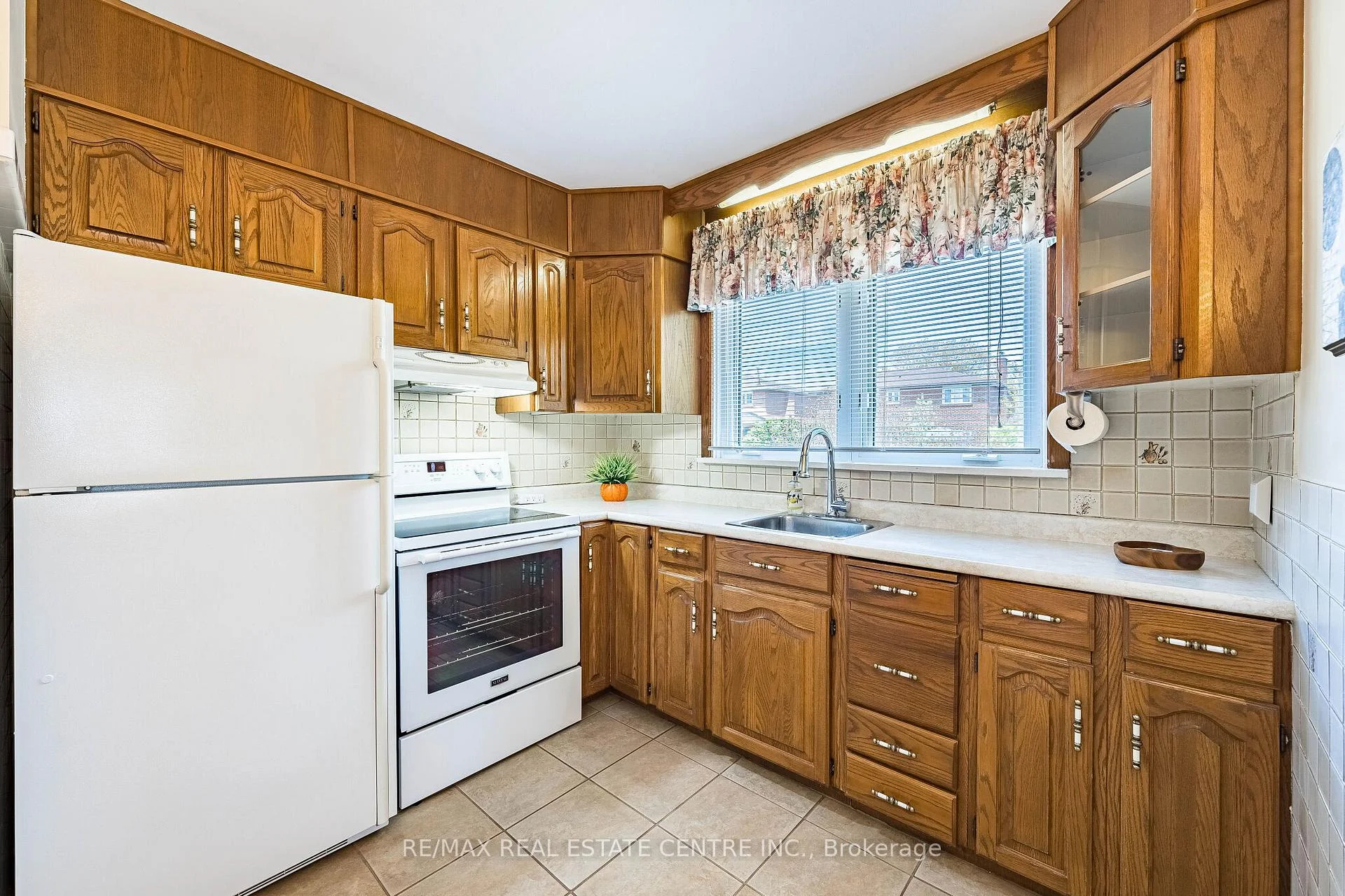 Photo 50 of 2591 Whaley Drive, Mississauga, Cooksville — HOMEH