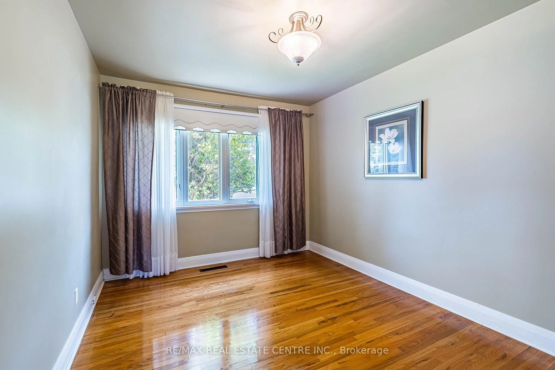 Photo 54 of 2591 Whaley Drive, Mississauga, Cooksville — HOMEH