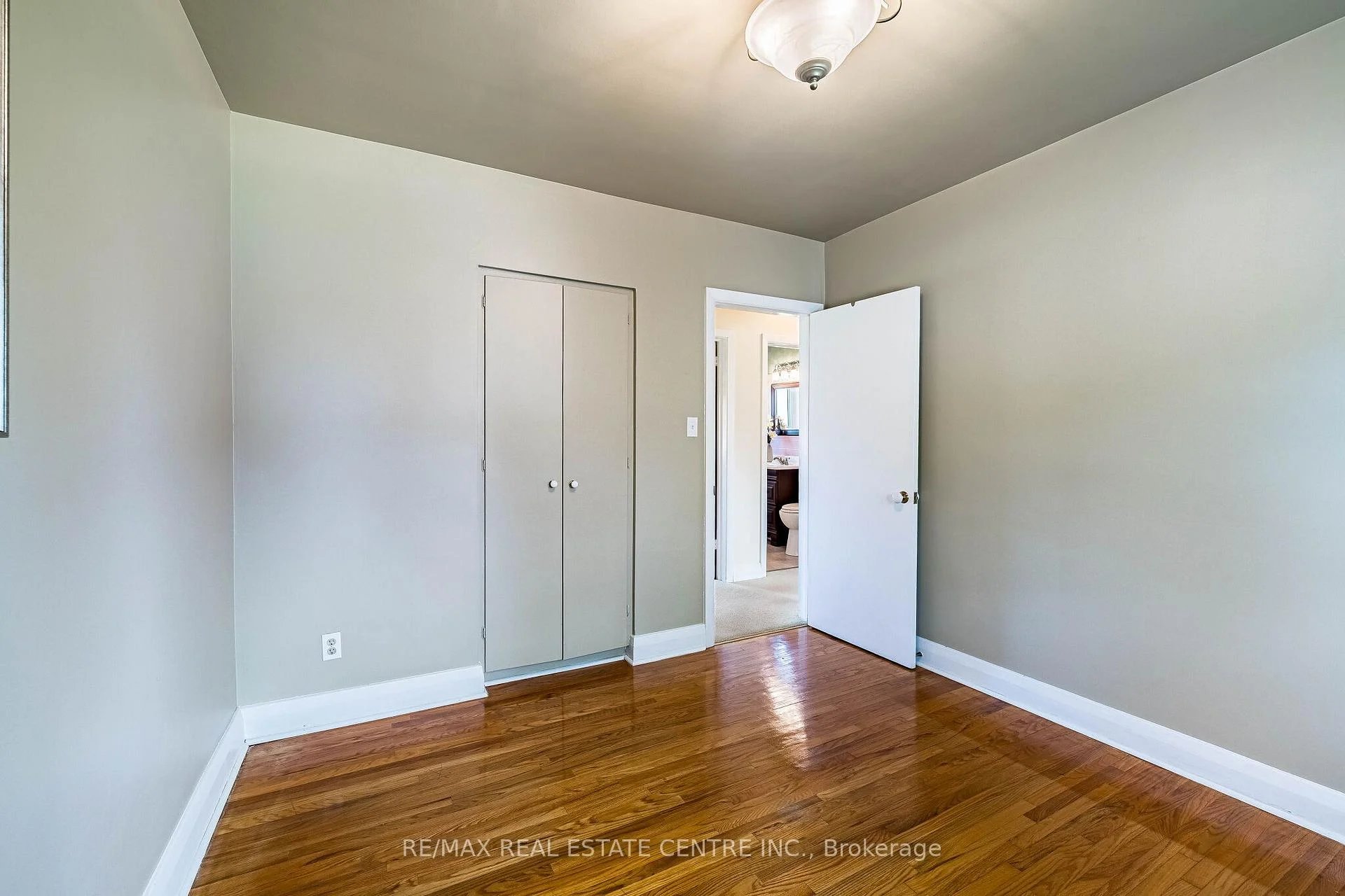 Photo 56 of 2591 Whaley Drive, Mississauga, Cooksville — HOMEH
