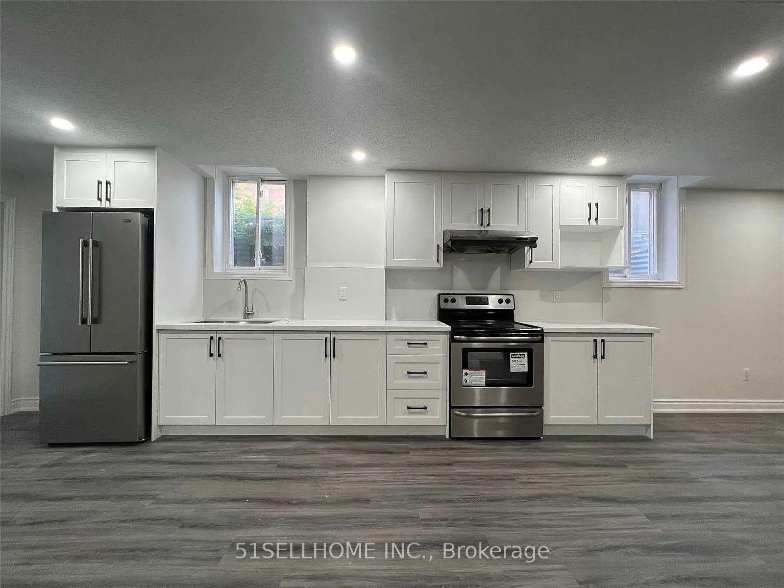 Photo 2 of 5083 Warwickshire Way, Mississauga, East Credit — HOMEH