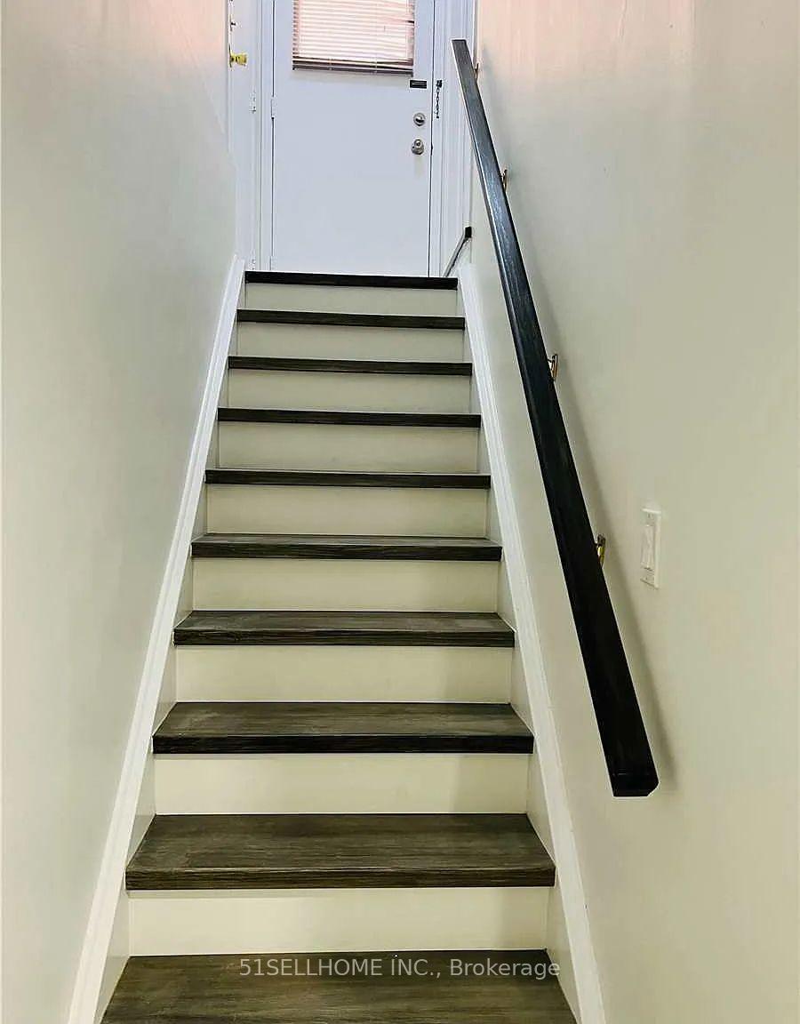 Photo 3 of 5083 Warwickshire Way, Mississauga, East Credit — HOMEH