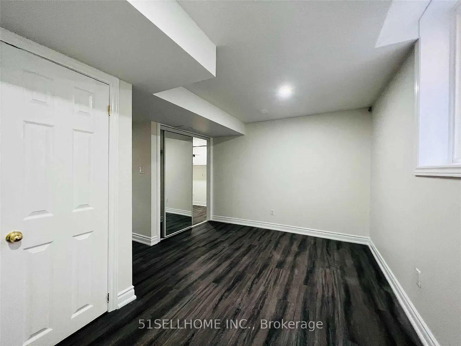 Photo 4 of 5083 Warwickshire Way, Mississauga, East Credit — HOMEH