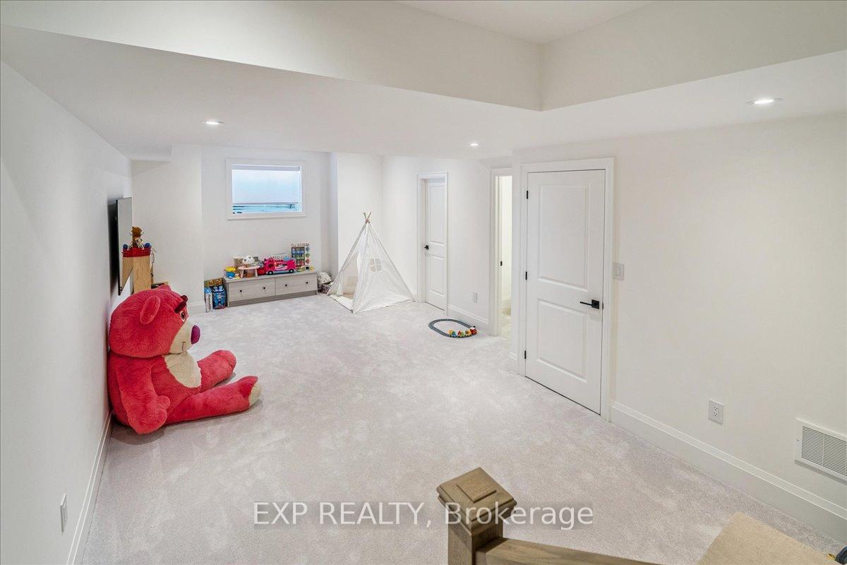 Photo 37 of 3266 Sixth Line, Oakville, Glenorchy — HOMEH