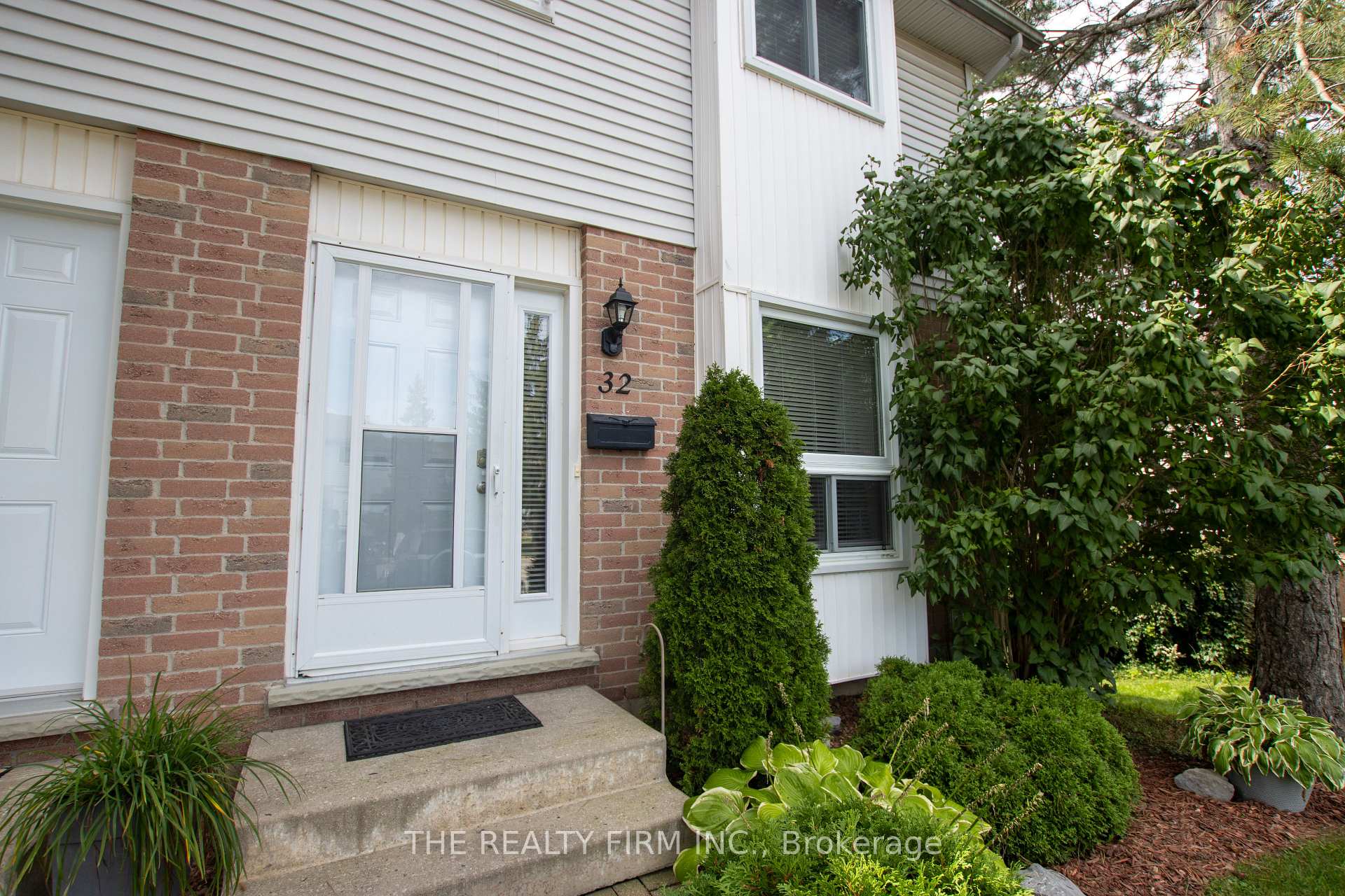 Photo 7 of Unit 32, 110 Deveron Crescent, London, South T — HOMEH
