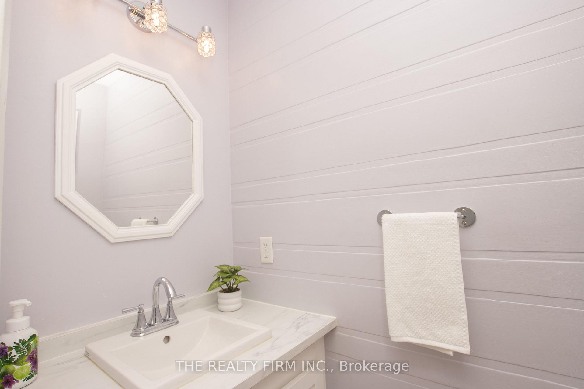 Photo 13 of Unit 32, 110 Deveron Crescent, London, South T — HOMEH