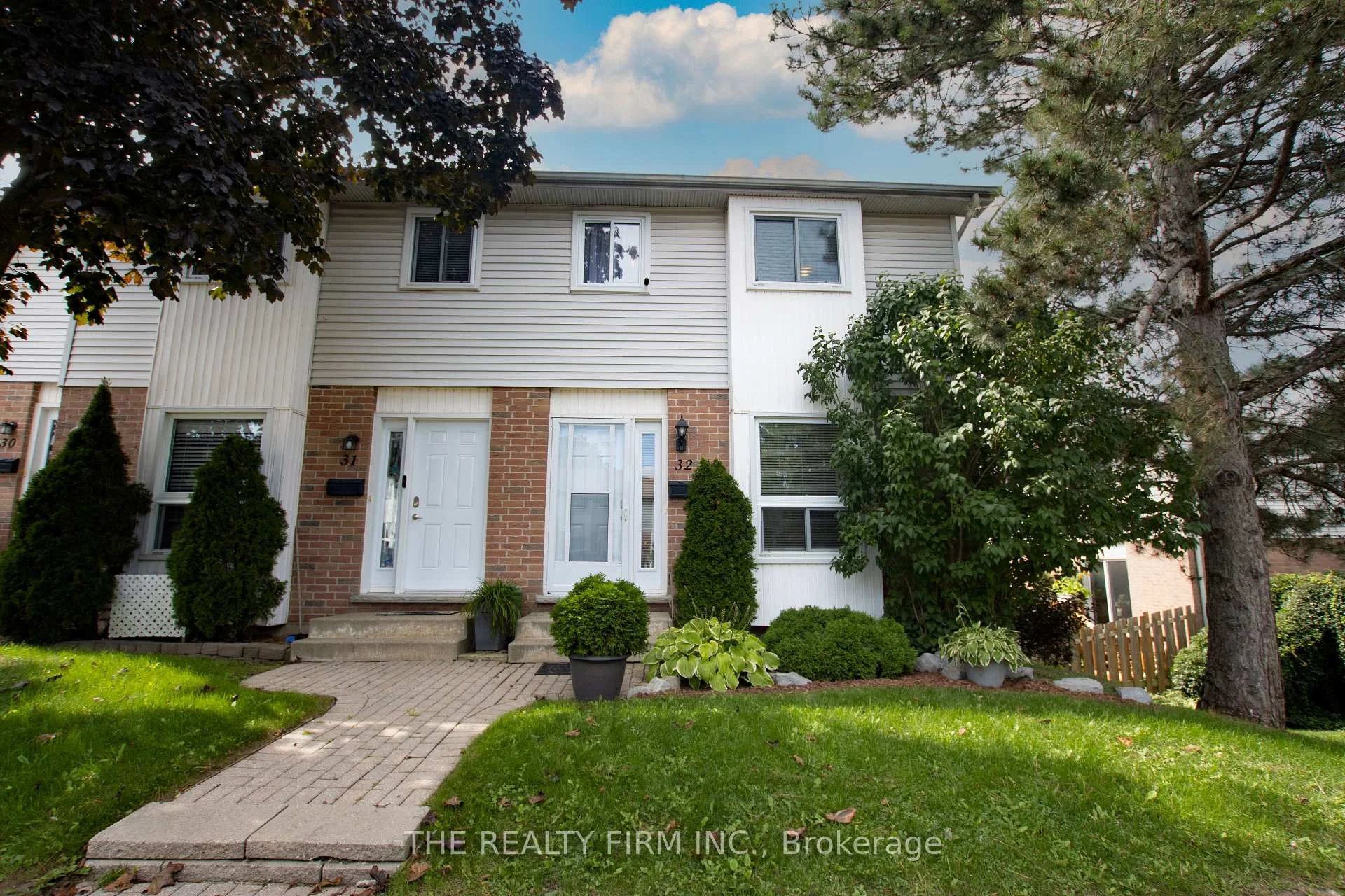 Photo 2 of Unit 32, 110 Deveron Crescent, London, South T — HOMEH