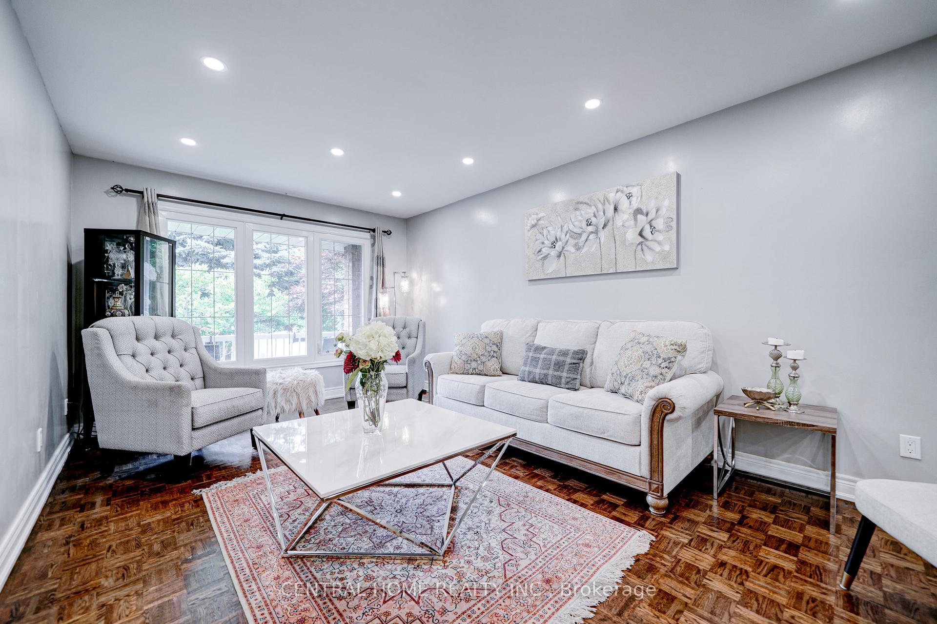 Photo 3 of 293 Worth Boulevard, Vaughan, Beverley Glen — HOMEH