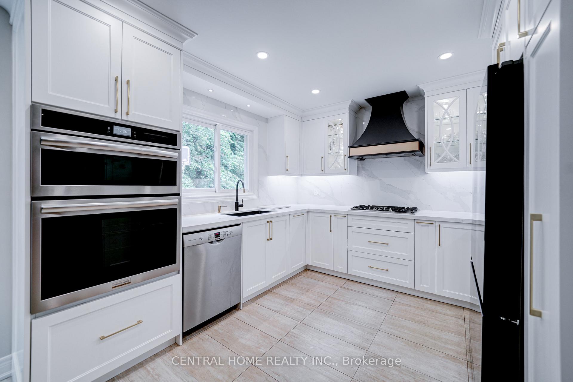 Photo 9 of 293 Worth Boulevard, Vaughan, Beverley Glen — HOMEH