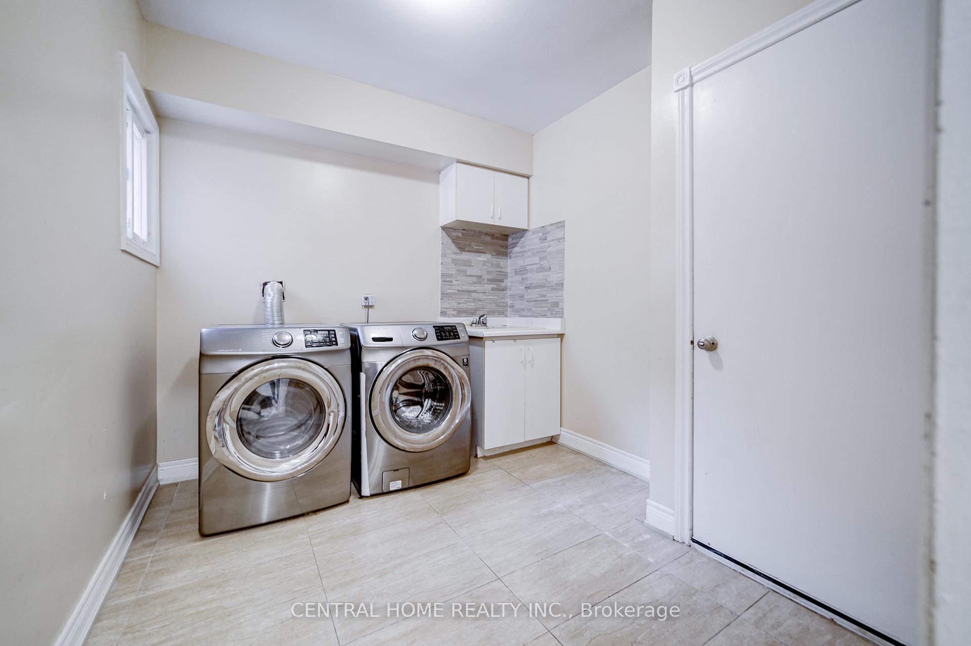 Photo 15 of 293 Worth Boulevard, Vaughan, Beverley Glen — HOMEH
